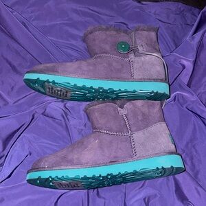 UGG Boots for Girls (Size 5)